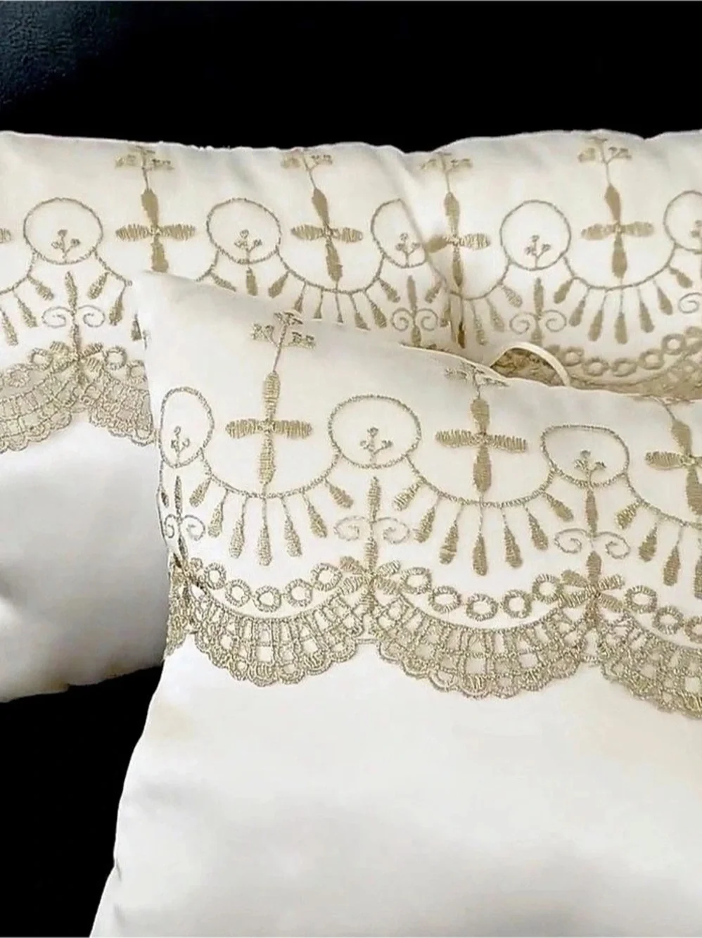 White & Gold Lace Decorative Accent wedding Pillow Set - like new